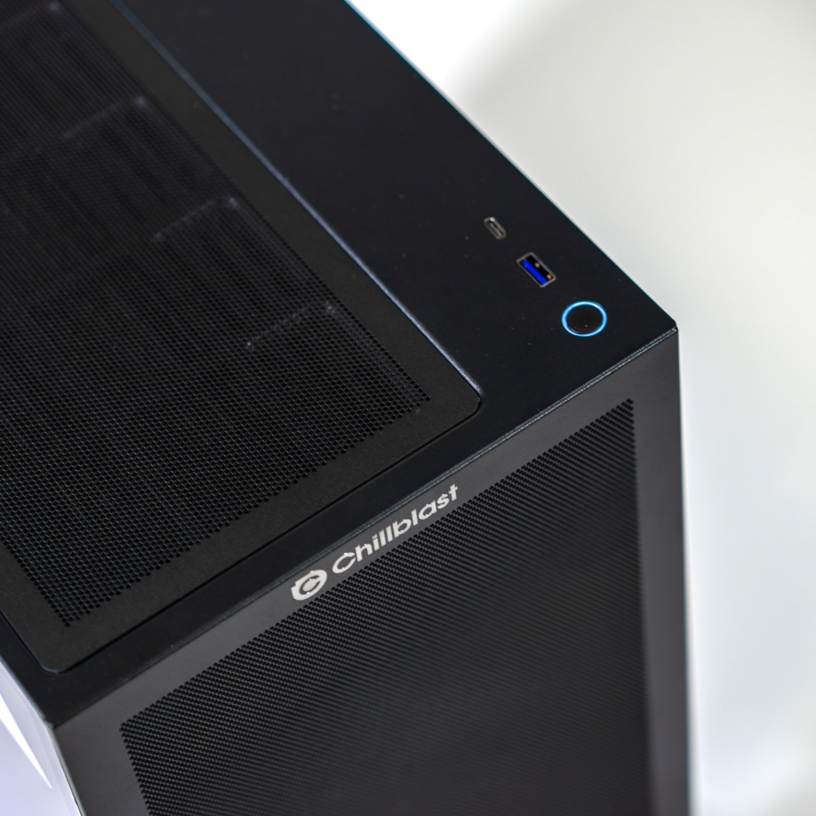 GolfBays x Chilblast Golf Simulator Gaming PC 4K Spec